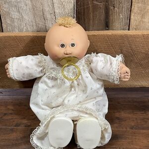 Vintage Coleco Cabbage Patch Kids Doll w/ Pacifier Brown Eyes Top Knot All Orig